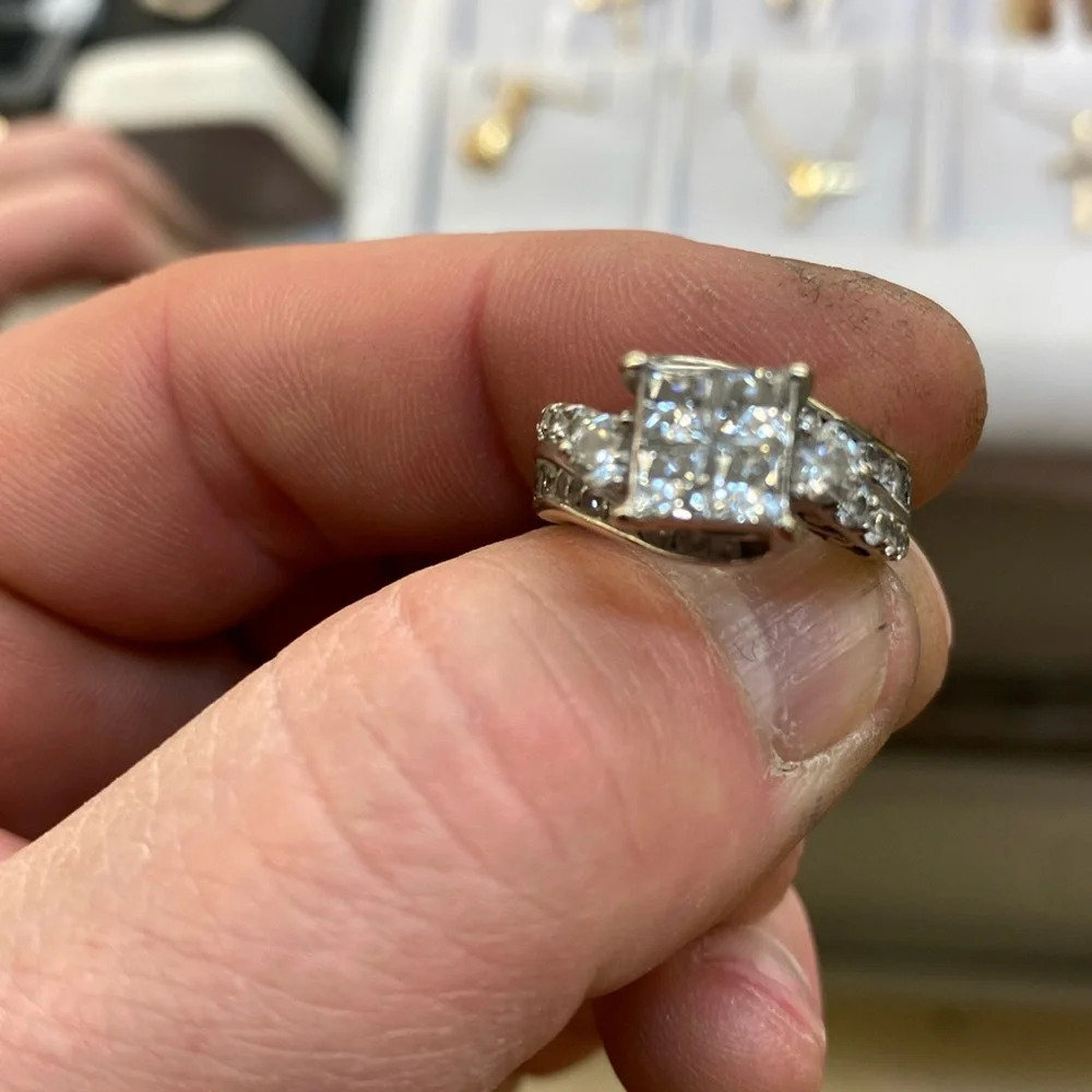 309323 14k Diamond Ring with appraisal